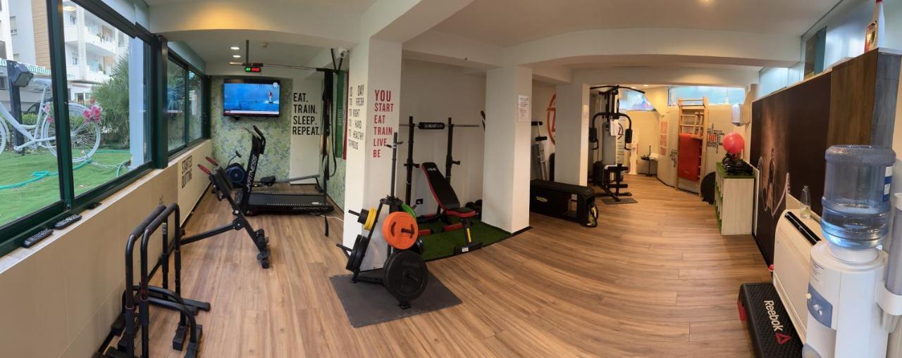 Hotel Montecarlo - Vista Mare Con Piscina & Area Fitness Riccione Exterior foto